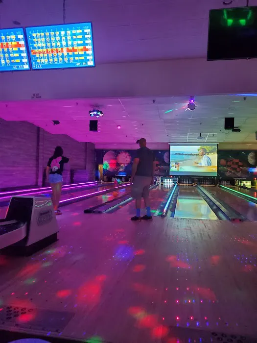 ThunderBowl Lanes Picture 8