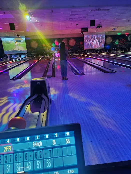 ThunderBowl Lanes Picture 5