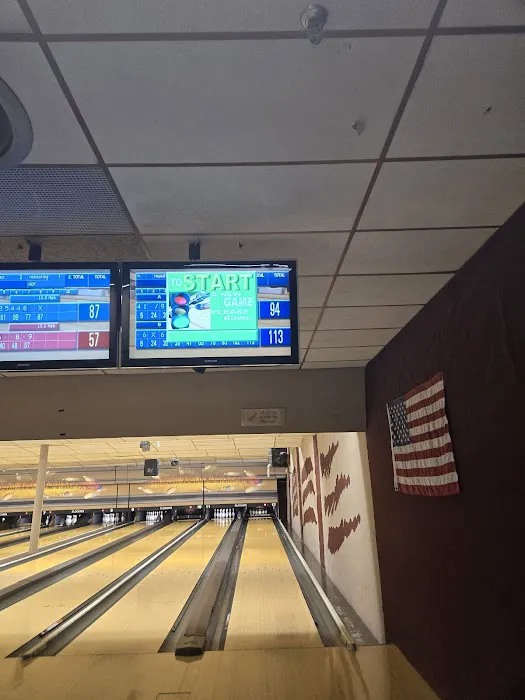 Slocum's Bowling, Bar, and Grille Picture 9