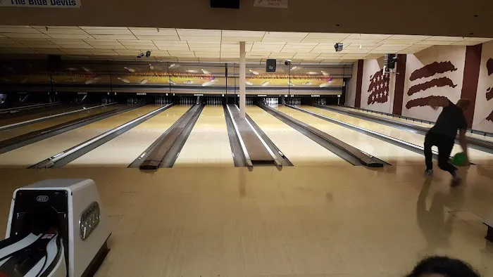 Slocum's Bowling, Bar, and Grille Picture 2