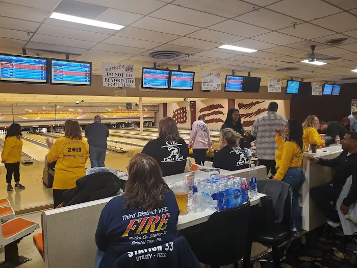 Slocum's Bowling, Bar, and Grille Picture 8