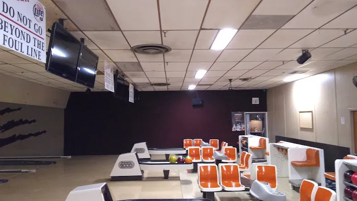 Slocum's Bowling, Bar, and Grille Picture 6