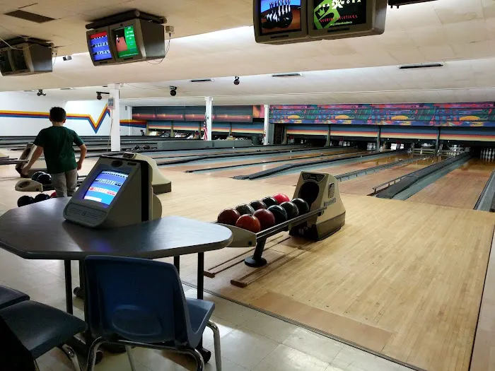 Delmor Lanes Picture 1