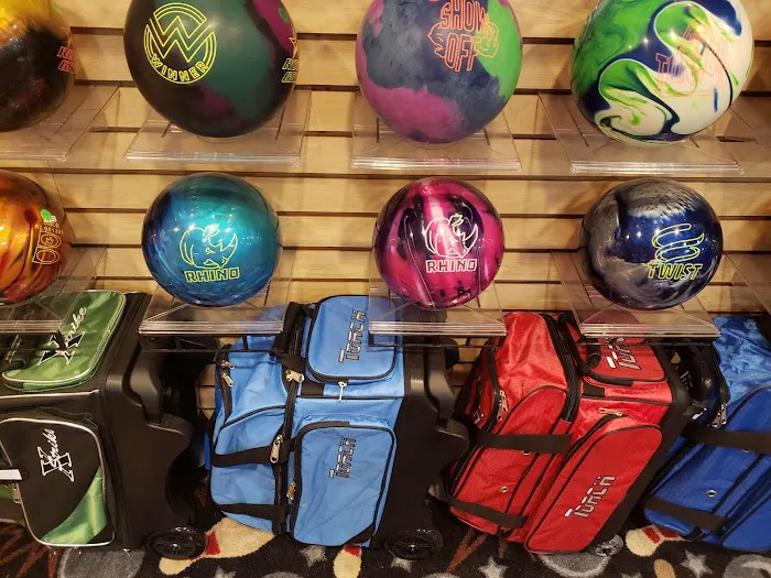 Coram Country Lanes Picture 5