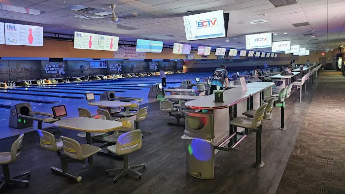 Coram Country Lanes Picture 3