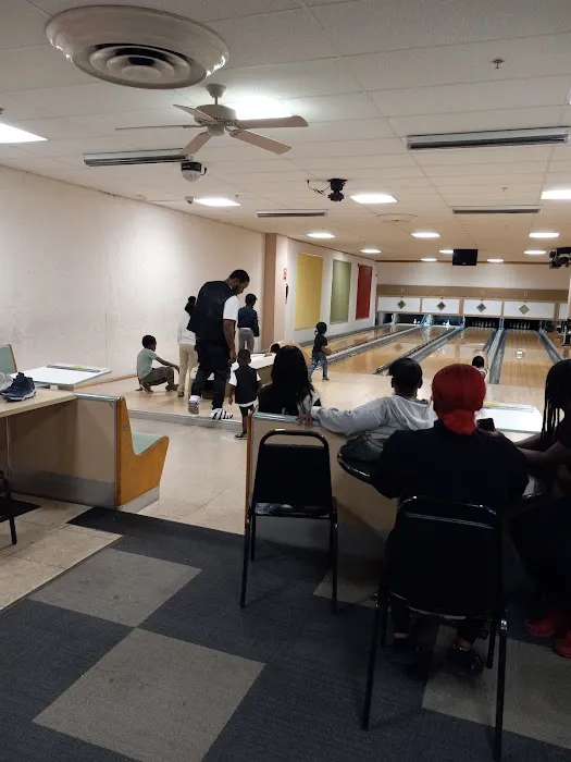 Johnson's Duckpin Lanes Picture 5