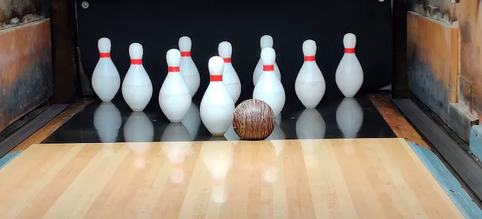 Johnson's Duckpin Lanes Picture 4