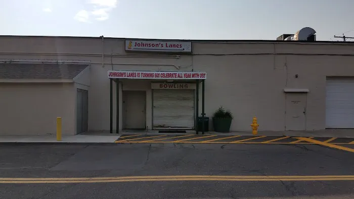 Johnson's Duckpin Lanes Picture 6