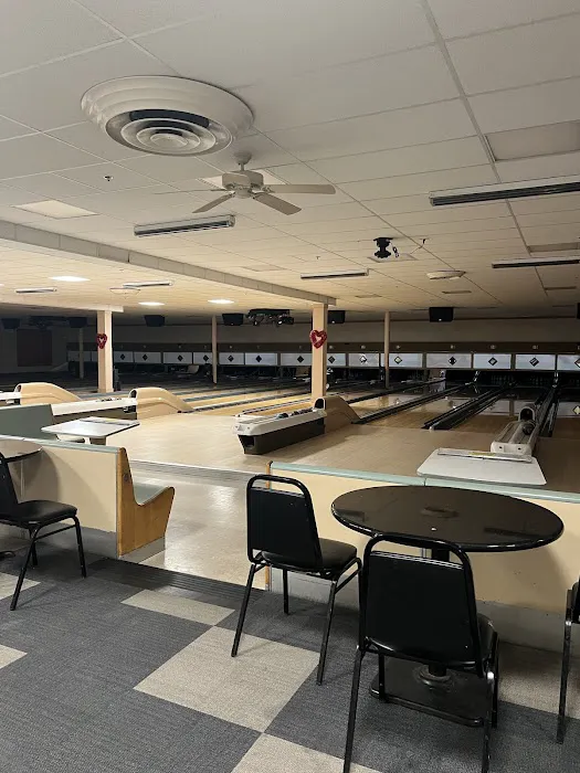 Johnson's Duckpin Lanes Picture 1