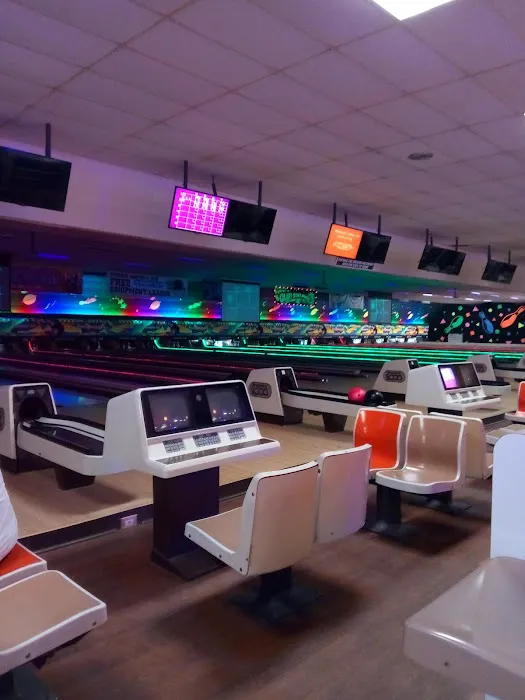 Lakewood Lanes Picture 10