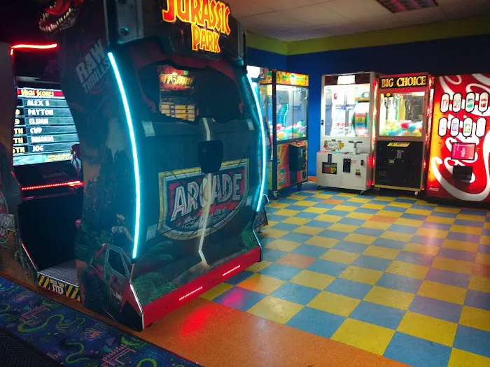 Thomaston Lanes Inc Picture 5