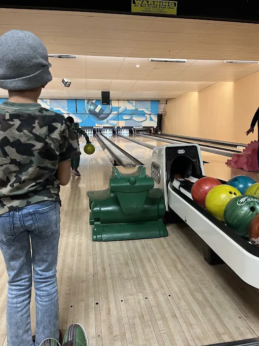 Apple Valley Bowl Picture 5