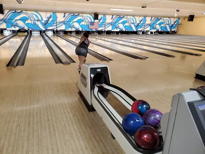 Apple Valley Bowl Picture 7