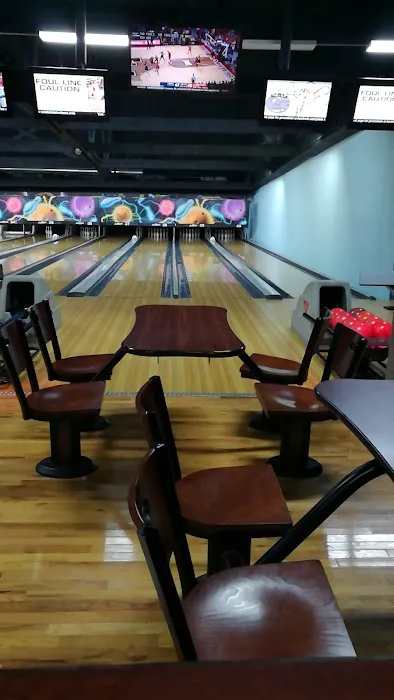 Patel's Kingston Lanes Picture 4