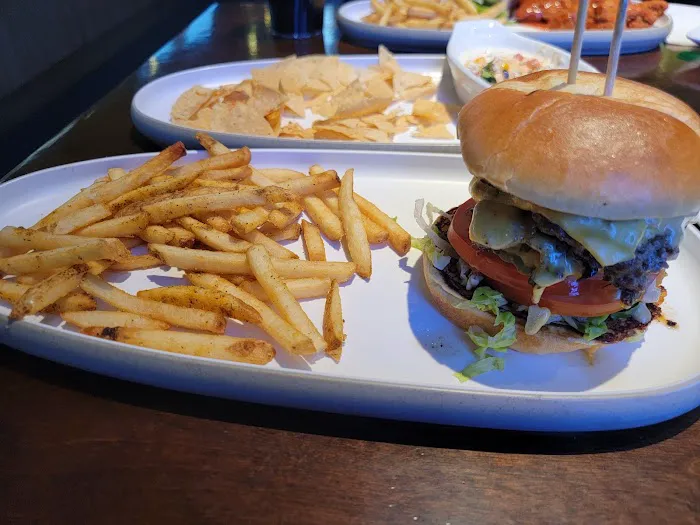 Dave & Buster's Milford Picture 1