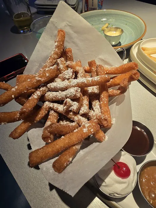 Dave & Buster's Milford Picture 2