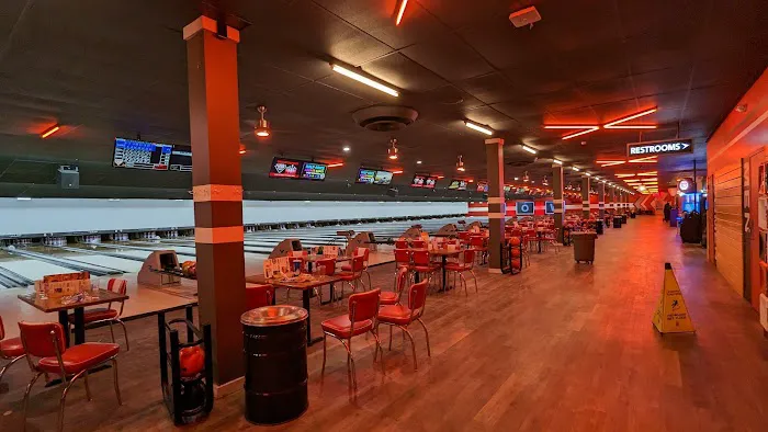 Bowlero Wallingford Picture 7