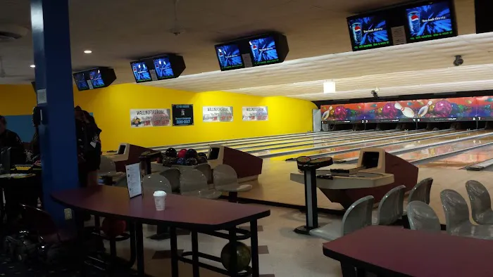 Bowlero Wallingford Picture 1