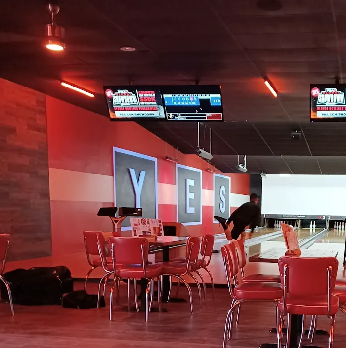 Bowlero Wallingford Picture 10