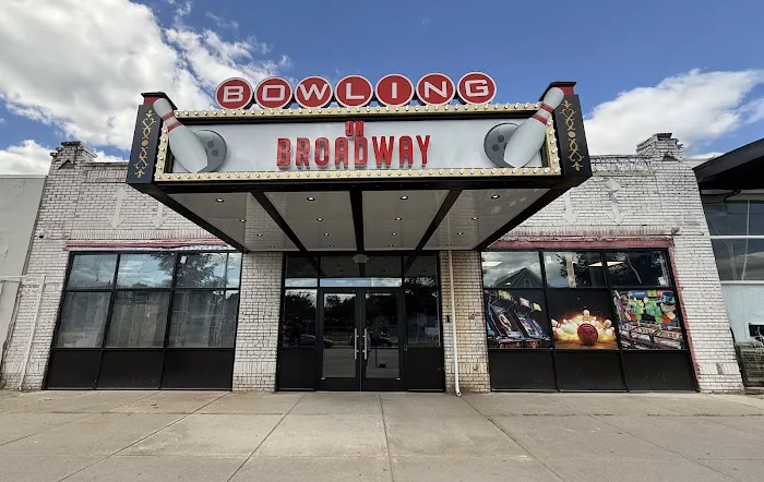 Bowling On Broadway Picture 8