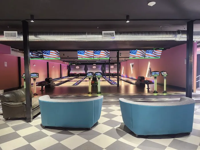 Bowling On Broadway Picture 5