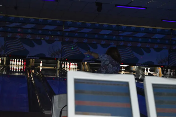 Blue Valley Lanes Inc Picture 7