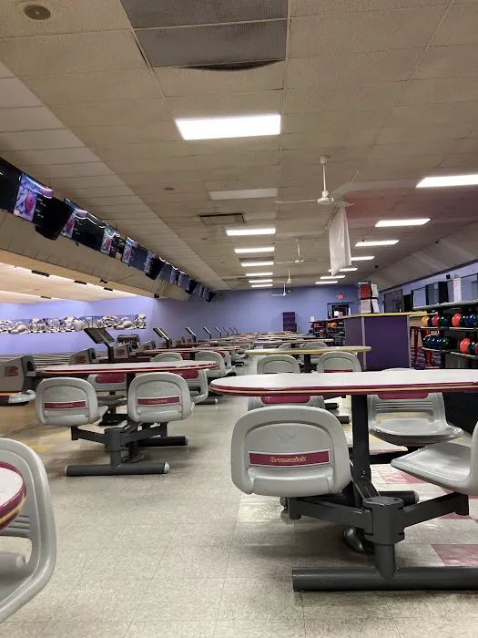 Blue Valley Lanes Inc Picture 2