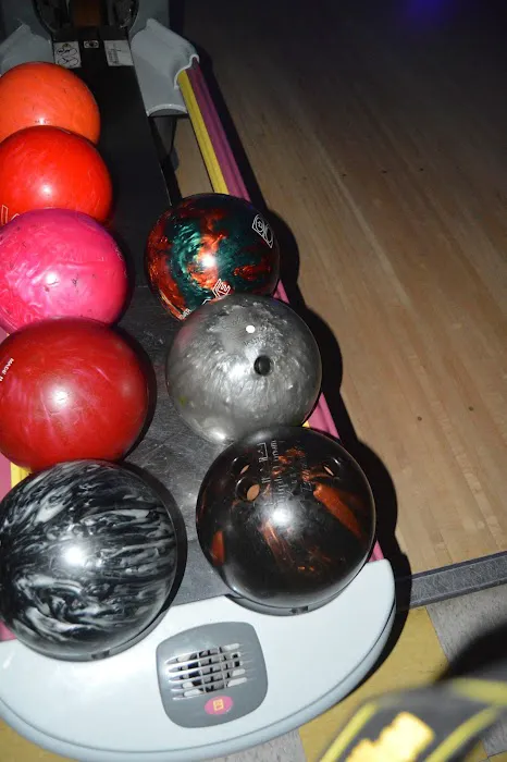 Blue Valley Lanes Inc Picture 5