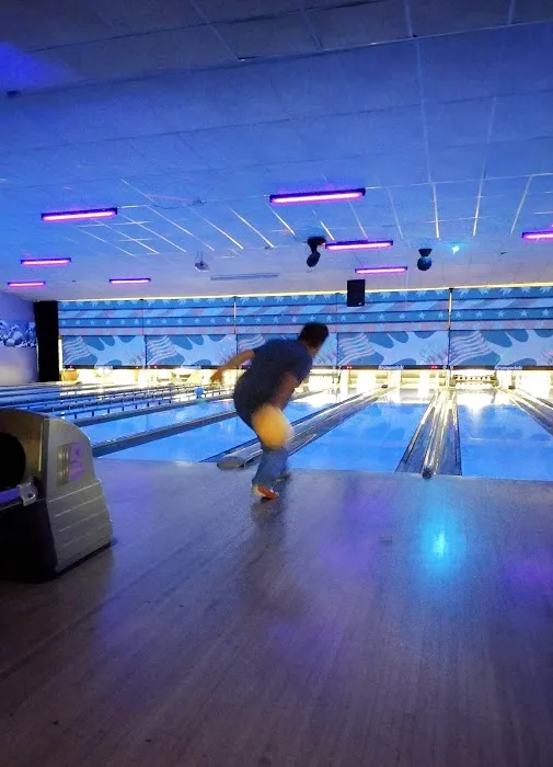 Blue Valley Lanes Inc Picture 1