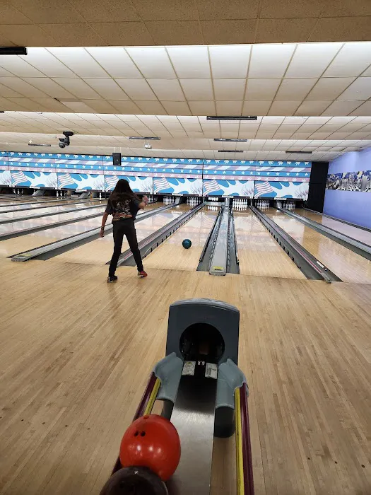 Blue Valley Lanes Inc Picture 3