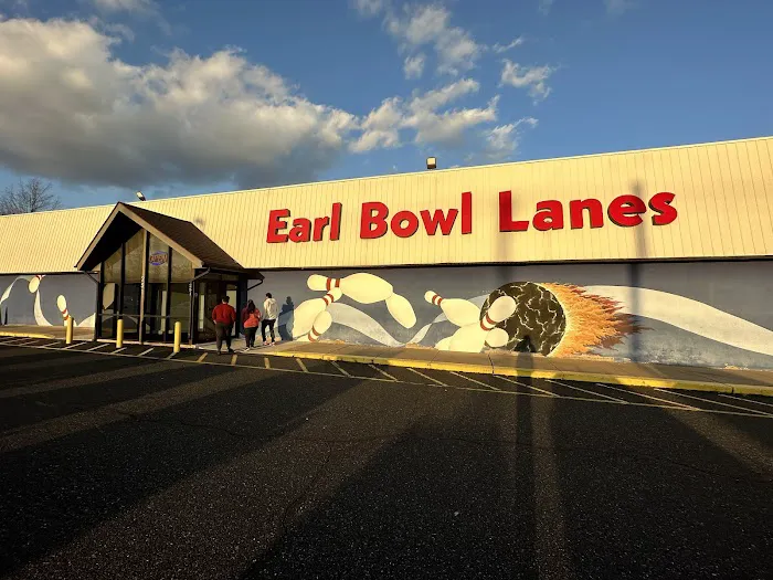 Earl Bowl Lanes Picture 9