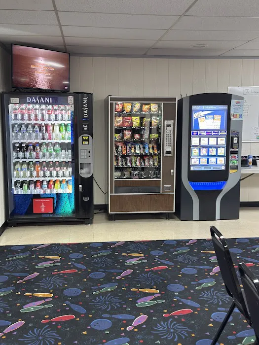 Earl Bowl Lanes Picture 10