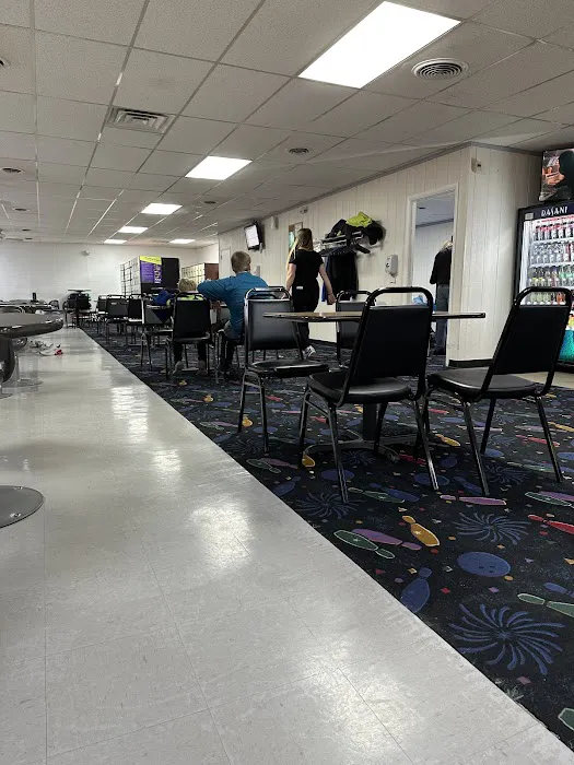 Earl Bowl Lanes Picture 1