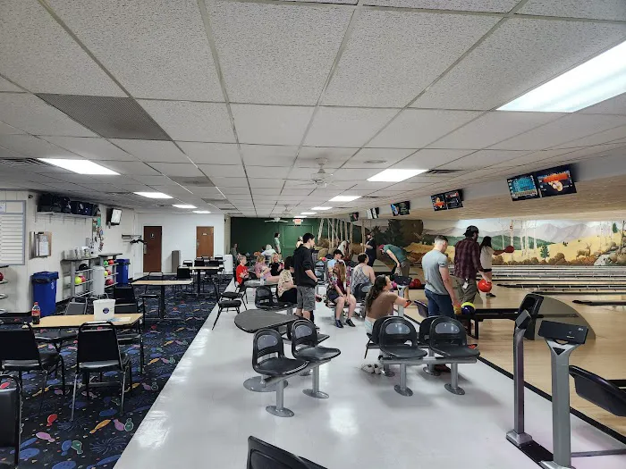 Earl Bowl Lanes Picture 5