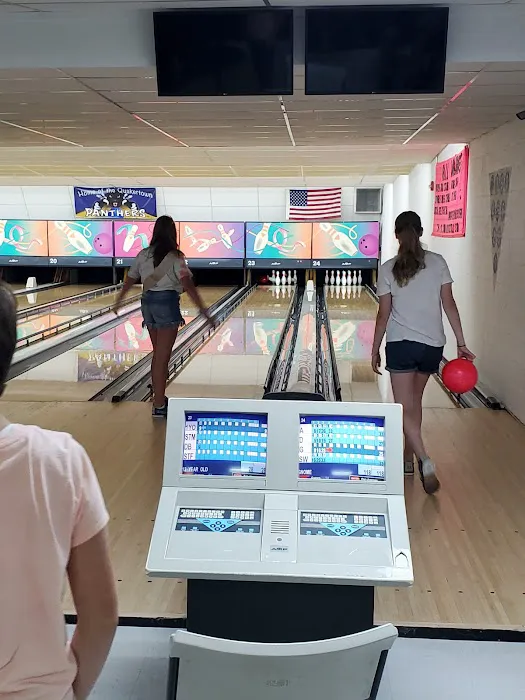 Earl Bowl Lanes Picture 7