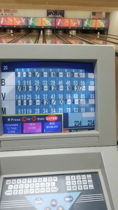 Earl Bowl Lanes Picture 6