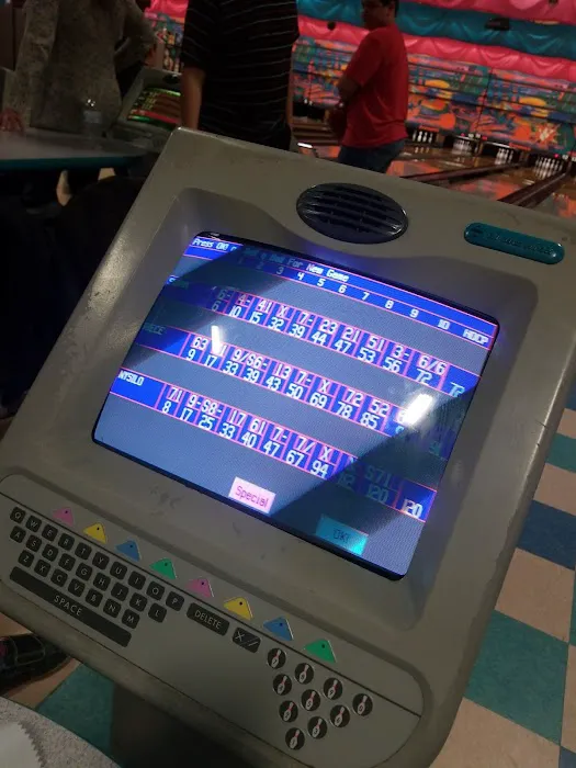 Summit Lanes Picture 3