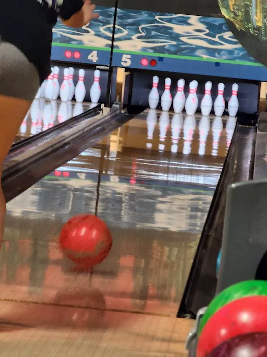 Summit Lanes Picture 10