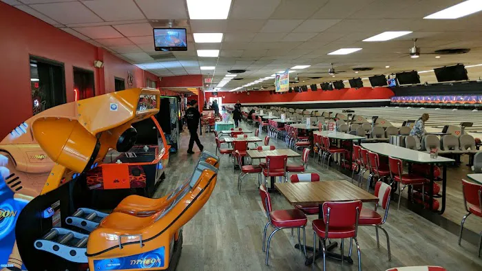 Bowlero Bristol Picture 2