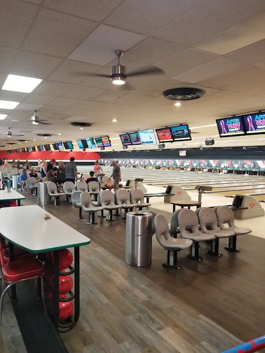 Bowlero Bristol Picture 9