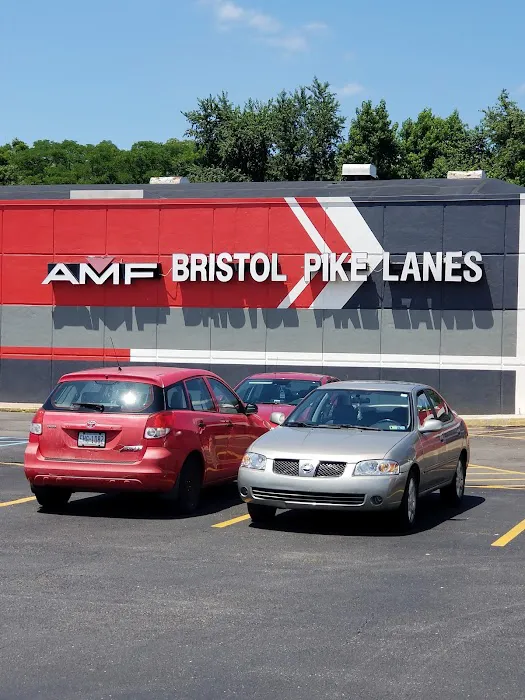 Bowlero Bristol Picture 4