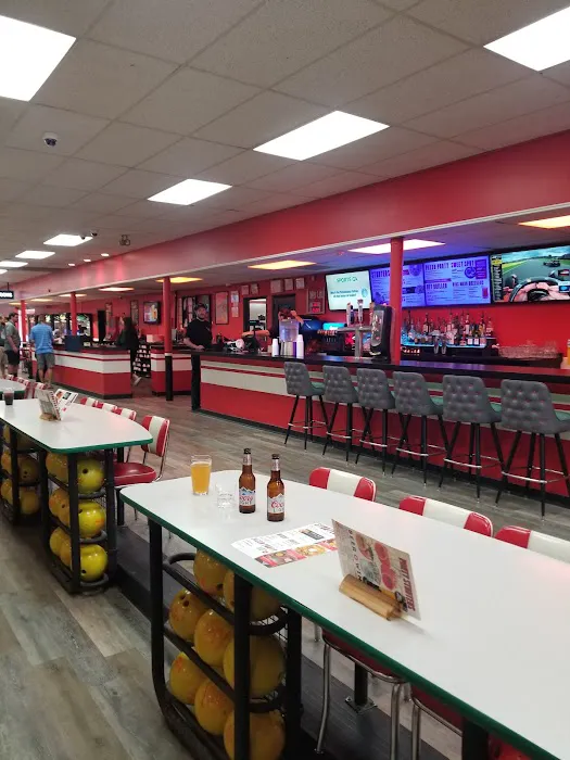 Bowlero Bristol Picture 8