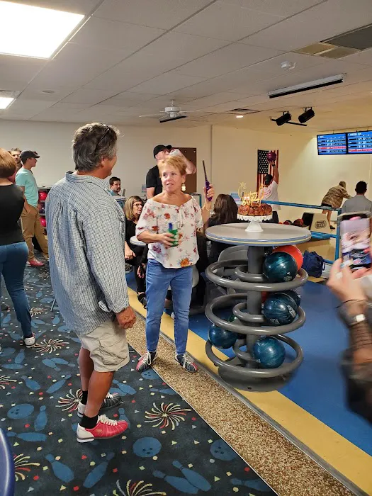 Pike Lanes Bowling Inc Picture 4