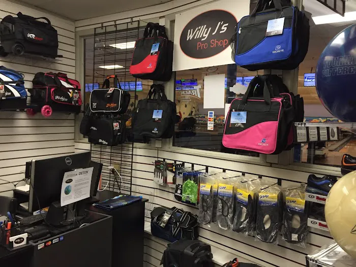 Thunderbird Lanes - Holme Ave. Picture 3