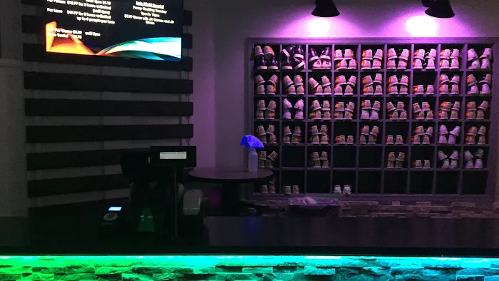 Thunderbird Lanes - Holme Ave. Picture 7