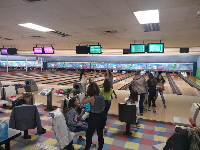 Thunderbird Lanes Picture 9