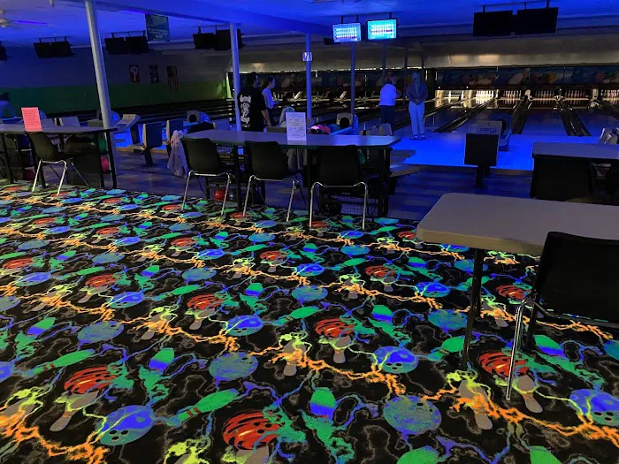 Thunderbird Lanes Picture 4