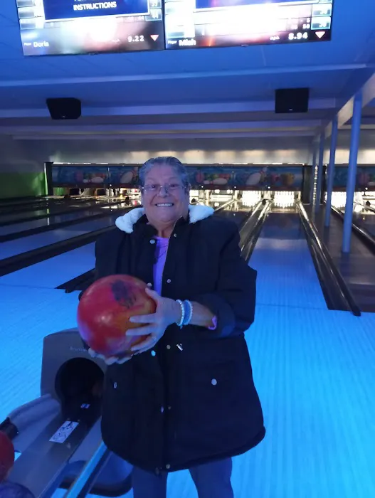 Thunderbird Lanes Picture 7