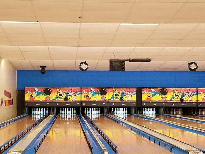 Medford Bowling Center Picture 2