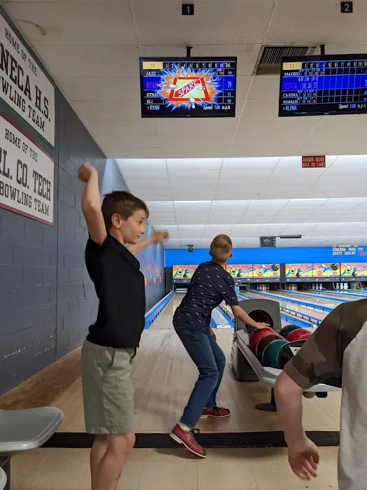 Medford Bowling Center Picture 8